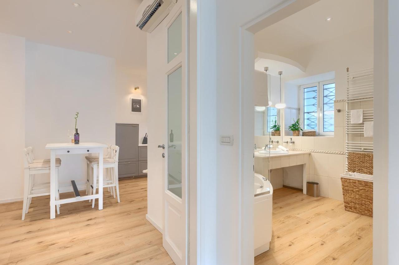 Calafati Apartment With Free Private Parking Рийека Екстериор снимка