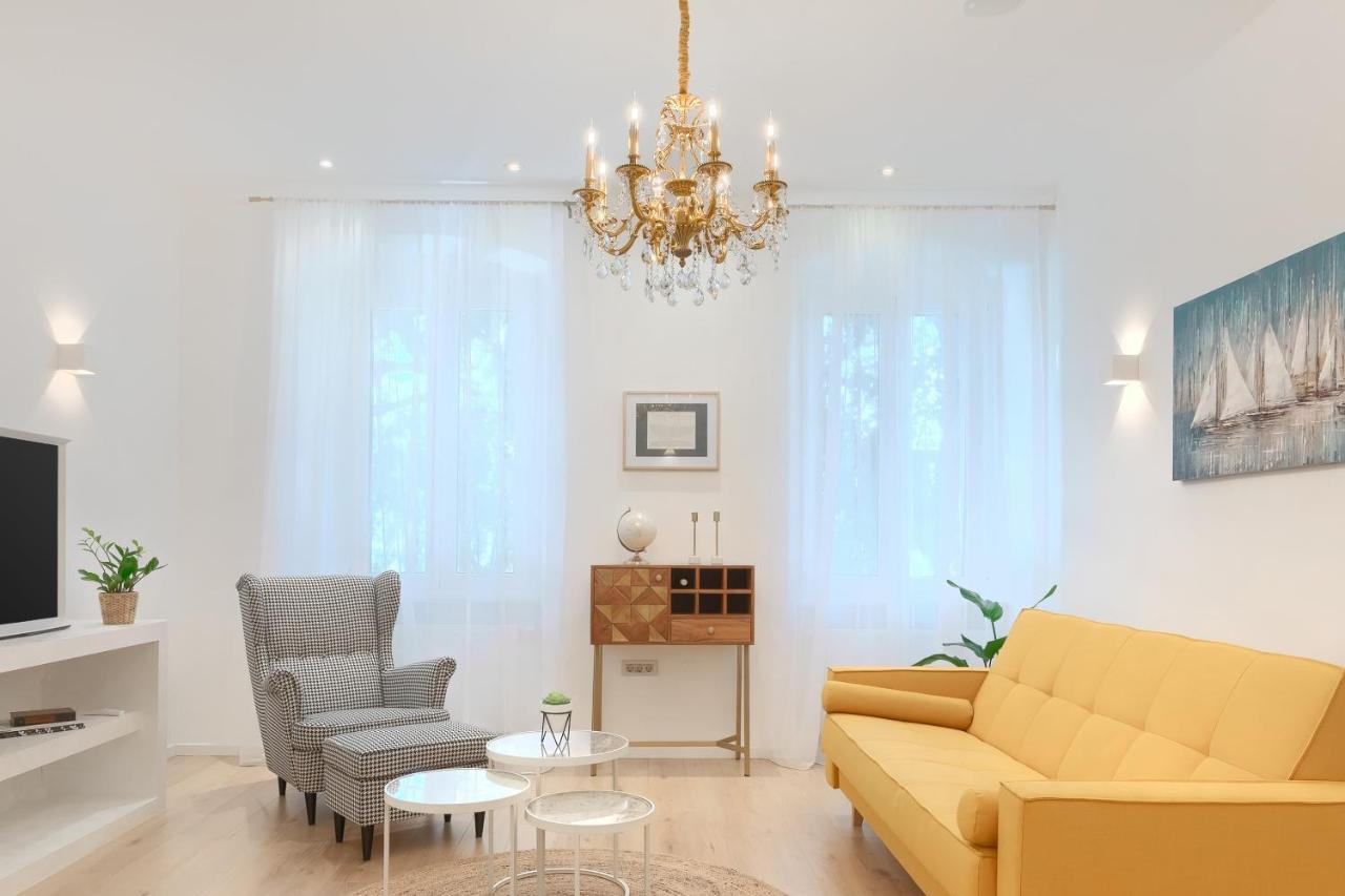 Calafati Apartment With Free Private Parking Рийека Екстериор снимка